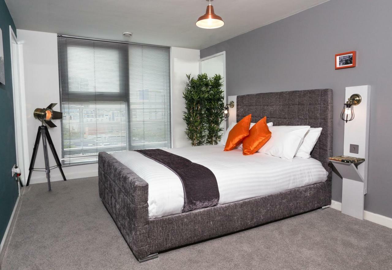 Hotel Apartments Bydesign Swindon Exterior foto