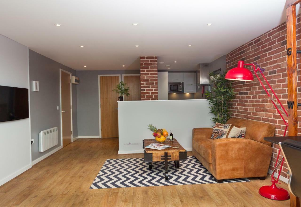 Hotel Apartments Bydesign Swindon Exterior foto