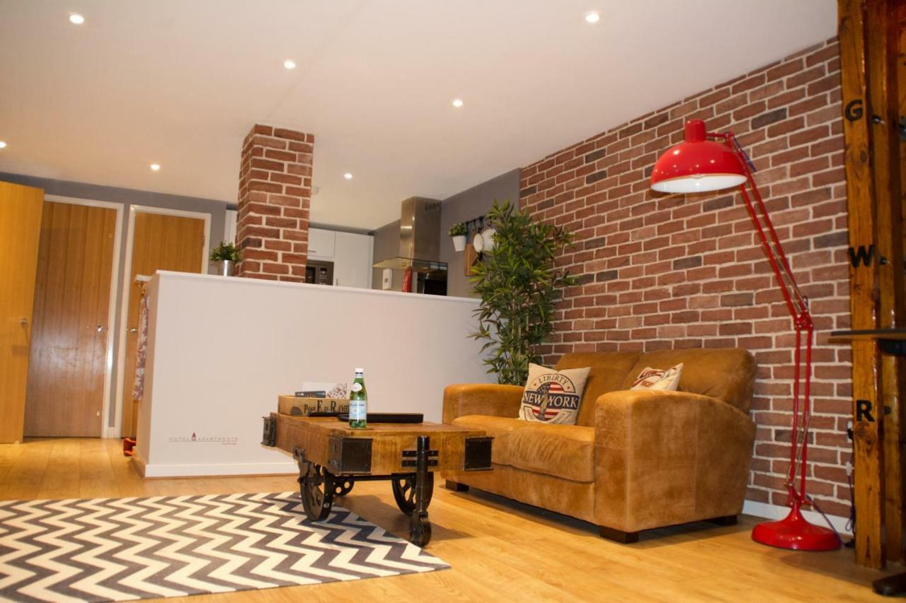 Hotel Apartments Bydesign Swindon Exterior foto